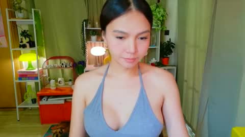 Snapshot of pretty_kimxxx chatting on 04-20-26, 03:20 Kim online show from 04-20-26, 03:20