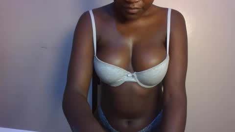 pretty_lucie online show from 04-07-26, 04:07