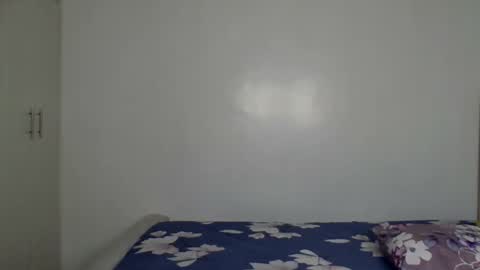 pretty luv1 online show from 12-13-25, 09:42