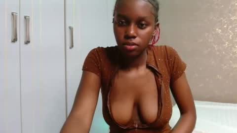 Snapshot of pretty_nyra chatting on 05-15-26, 01:23 Nyra online show from 05-15-26, 01:23