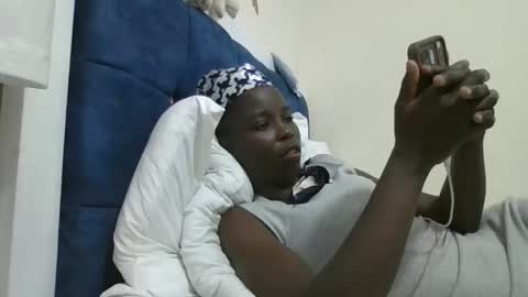 pretty_petite_ebony online show from 11-27-25, 07:16