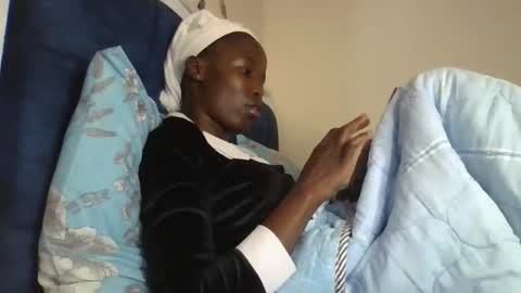 pretty_petite_ebony online show from 12-20-25, 07:59