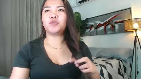 Snapshot of pretty_pharsa chatting on 05-18-26, 10:21 pretty_pharsa online show from 05-18-26, 10:21