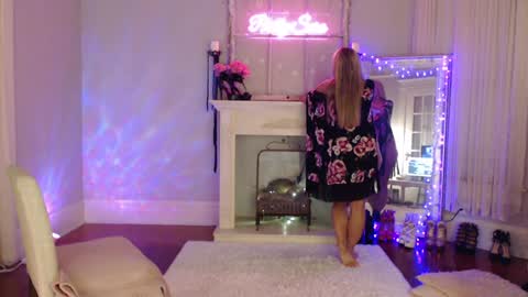 Pretty Sara online show from 01-03-25, 12:43