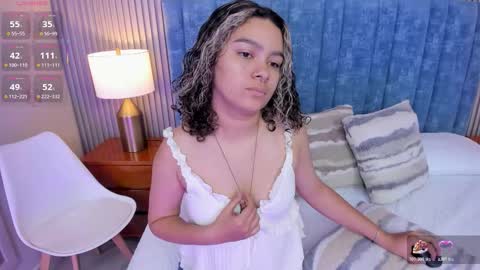 Daisy Flower online show from 03-03-26, 01:23