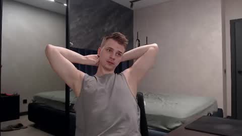 Snapshot of pretty_sweety chatting on 06-18-26, 03:05 Justin online show from 06-18-26, 03:05