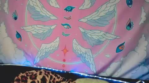 Snapshot of prettyaliceee chatting on 07-18-26, 05:44 Alice online show from 07-18-26, 05:44