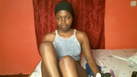 Snapshot of prettybabe02 chatting on 01-24-25, 01:45 SaraCattra online show from 01-24-25, 01:45