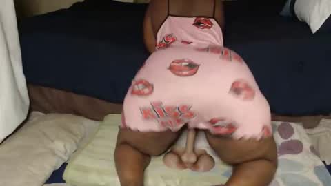 Snapshot of prettyblack25 chatting on 06-02-26, 12:01 Cindy online show from 06-02-26, 12:01
