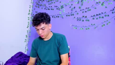 Snapshot of prettybunnies08 chatting on 02-11-25, 12:17 Enzo Denis online show from 02-11-25, 12:17