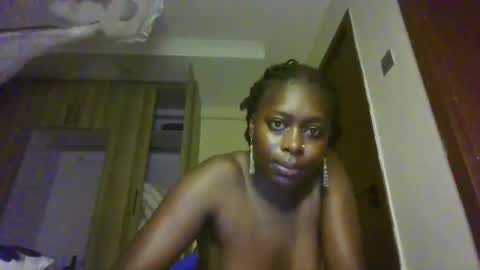 Snapshot of prettydulce chatting on 04-21-26, 03:13 prettydulce online show from 04-21-26, 03:13