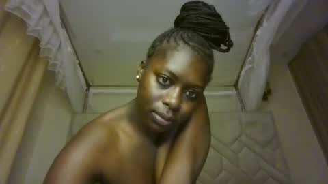 Snapshot of prettydulce chatting on 07-24-26, 02:42 prettydulce online show from 07-24-26, 02:42