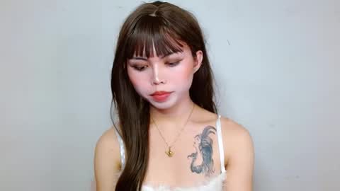 Snapshot of prettyjulian chatting on 12-23-24, 07:17 SEXY JULIA online show from 12-23-24, 07:17