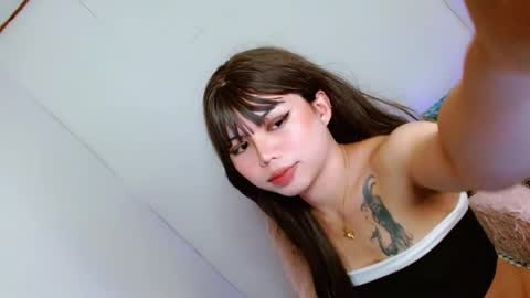 Snapshot of prettyjulian chatting on 02-09-25, 12:39 SEXY JULIA online show from 02-09-25, 12:39