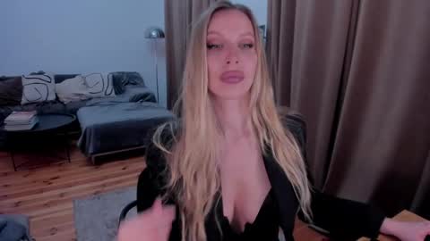 Eva online show from 03-23-26, 01:31