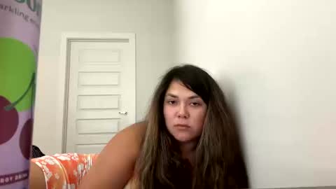 Snapshot of prettylatinamomma01 chatting on 10-11-25, 08:29 prettylatinamomma01 online show from 10-11-25, 08:29