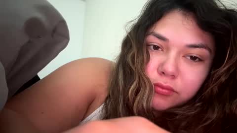 Snapshot of prettylatinamomma01 chatting on 10-15-25, 01:44 prettylatinamomma01 online show from 10-15-25, 01:44
