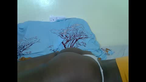 Snapshot of prettyliz30 chatting on 10-20-25, 05:13 LILIAN online show from 10-20-25, 05:13