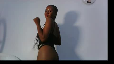 evelyn online show from 10-09-25, 02:20