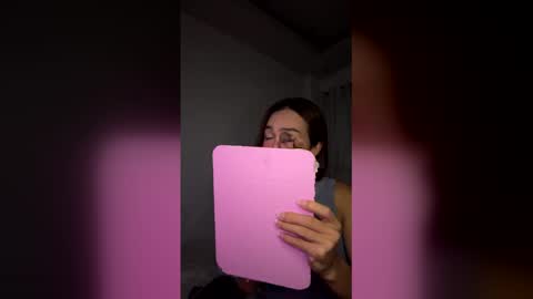 Snapshot of prettymirandats chatting on 05-19-26, 11:05 maddyts online show from 05-19-26, 11:05