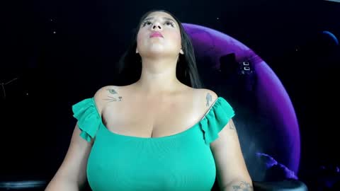 Laura  Onlyfans   40OFF online show from 01-23-25, 09:18