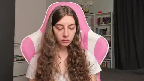 Snapshot of prettysomething chatting on 06-11-26, 06:00 Sophie next stream will be at Monday i will wait you guys online show from 06-11-26, 06:00