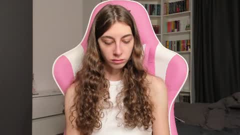 Snapshot of prettysomething chatting on 06-18-26, 06:24 Sophie next stream will be at Monday i will wait you guys online show from 06-18-26, 06:24