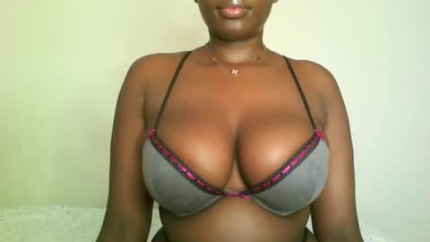 Snapshot of prettyvishy chatting on 04-19-26, 07:07 prettyvishy online show from 04-19-26, 07:07