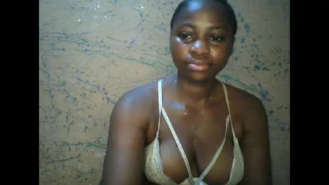 Snapshot of prettyxxpac chatting on 04-19-26, 12:43 prettyxxpac online show from 04-19-26, 12:43