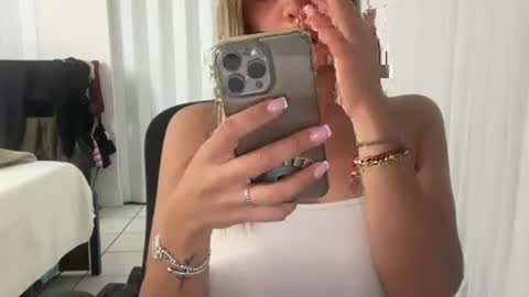 prettyyykittyyy22 online show from 04-24-26, 03:53