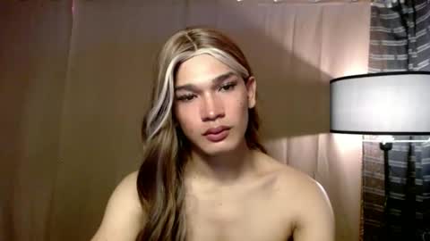 Snapshot of pricelessbeautyxxx chatting on 12-05-25, 04:21 TINA online show from 12-05-25, 04:21