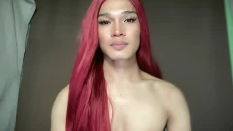 Snapshot of pricelessbeautyxxx chatting on 12-14-25, 06:34 TINA online show from 12-14-25, 06:34