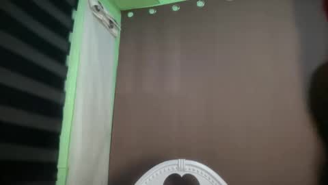 Snapshot of pricelessbeautyxxx chatting on 12-22-25, 01:08 TINA online show from 12-22-25, 01:08