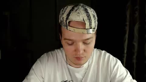 Snapshot of princ4real chatting on 03-06-25, 06:37 prince online show from 03-06-25, 06:37