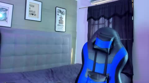 prince_arthur77 online show from 04-12-26, 02:00