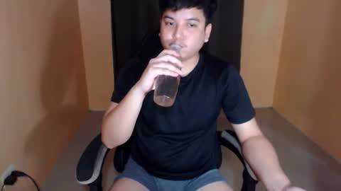Snapshot of prince_killian chatting on 06-11-26, 12:32 Killian online show from 06-11-26, 12:32