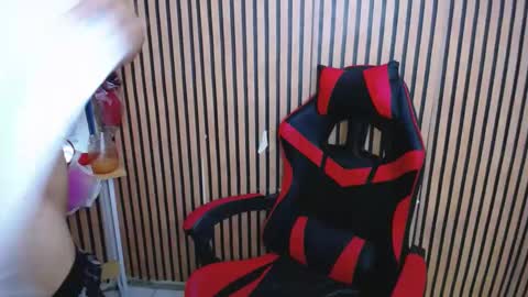 Snapshot of princes_henry chatting on 02-02-25, 08:13 princes_henry online show from 02-02-25, 08:13