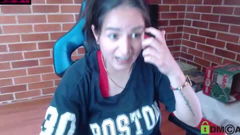 Snapshot of princesa_leia_zathur chatting on 06-11-26, 02:37 Leia online show from 06-11-26, 02:37