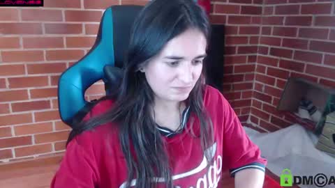 Snapshot of princesa_leia_zathur chatting on 06-21-26, 05:48 Leia online show from 06-21-26, 05:48