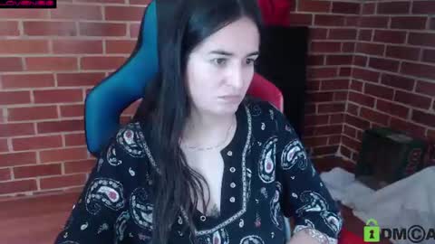 Snapshot of princesa_leia_zathur chatting on 06-24-26, 01:43 Leia online show from 06-24-26, 01:43