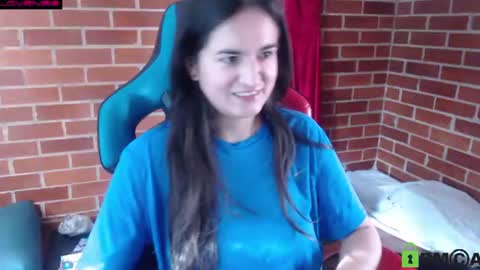 Snapshot of princesa_leia_zathur chatting on 07-01-26, 01:02 Leia online show from 07-01-26, 01:02