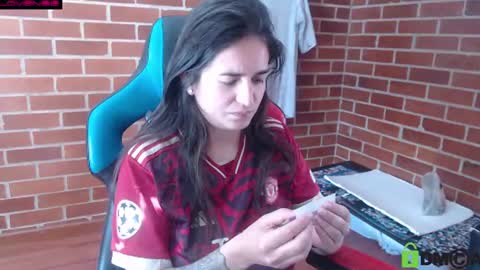 Snapshot of princesa_leia_zathur chatting on 07-10-26, 01:47 Leia online show from 07-10-26, 01:47