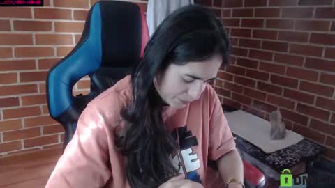 Snapshot of princesa_leia_zathur chatting on 07-12-26, 12:51 Leia online show from 07-12-26, 12:51