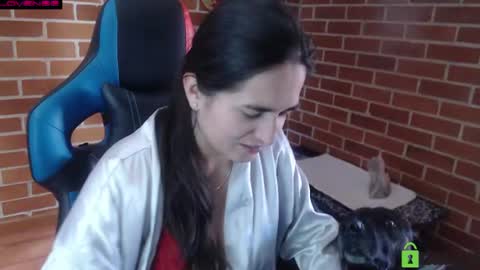 Snapshot of princesa_leia_zathur chatting on 07-13-26, 02:42 Leia online show from 07-13-26, 02:42