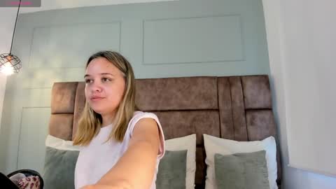 Snapshot of princesa_paris chatting on 01-29-25, 11:41 Paris online show from 01-29-25, 11:41