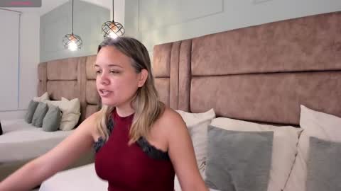 Snapshot of princesa_paris chatting on 02-17-25, 11:34 Paris online show from 02-17-25, 11:34