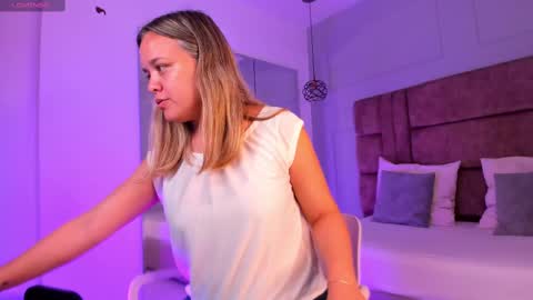 Snapshot of princesa_paris chatting on 03-11-25, 11:33 Paris online show from 03-11-25, 11:33