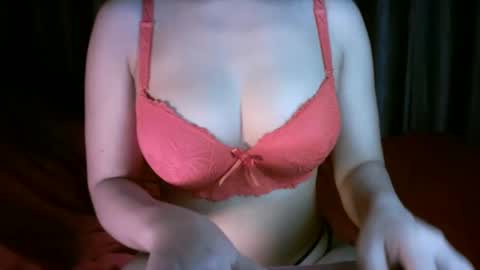 Snapshot of princess916446 chatting on 01-01-25, 02:31   princess   online show from 01-01-25, 02:31