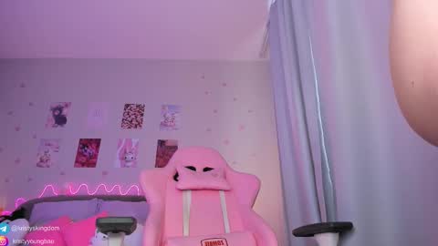 Snapshot of princess_kristy chatting on 02-13-25, 10:34 Kristy online show from 02-13-25, 10:34