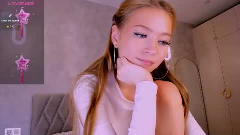 Snapshot of princess_nier chatting on 07-21-26, 08:00 Princess Diana online show from 07-21-26, 08:00